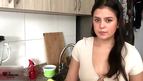 Indian teen sucks his dick in a homemade sex video