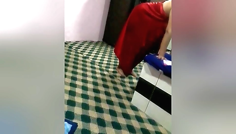 Sexy brunette 18+ naked masturbating at the web cam