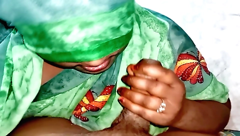 Hot amateur fetish in which a hairy pussy gets fucked