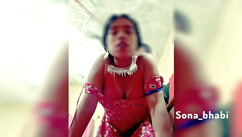 Indian slut with big ass fucks her hubby with creampie