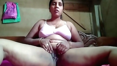 Indian solo video fingering a face of a desi village wife