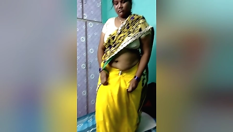 Busty indian amateur is showing off her boobs in the shower