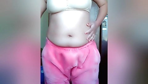 Amateur chick masturbating from behind with a great butt and ass