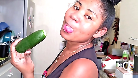 Indian brunette with a nice body is giving a blowjob