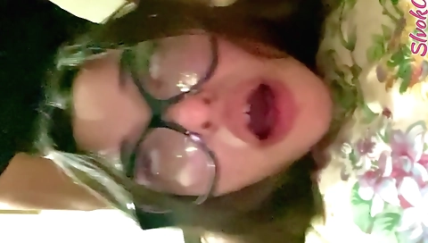 Sexy brunette ass and body makes a hot amateur video