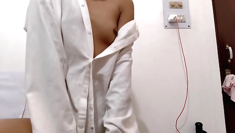 Indian Hot Bhabhi Ne Chut Me Fingering Krke Pani Nikala (hindi Audio)