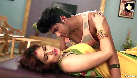 Red head massage by a sexy brunette and made a massage vid