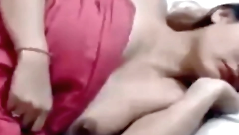 I enjoy feeling my cunt hard in a hot solo sex video