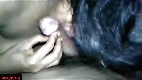 Indian pornstar with a nice round ass and perfect body 18+