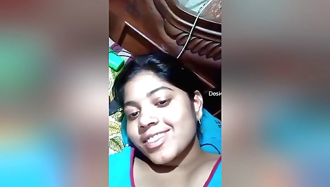 Today Exclusive -boudi Showing Her Boobs And Fingering