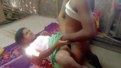 Indian girl gets fucked in the hot amateur hd video