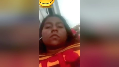 Stunning hairy babe shows her hairy pussy on web cam