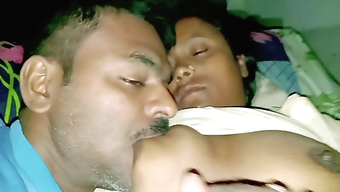 Indian babe has fun with her boyfriend in an amateur video