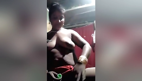 Small boob amateur brunette uses vibrator on webcam