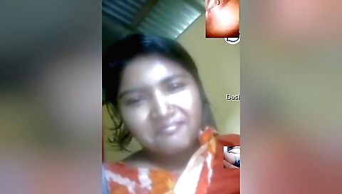 Indian teen makes a homemade video with her boyfriend