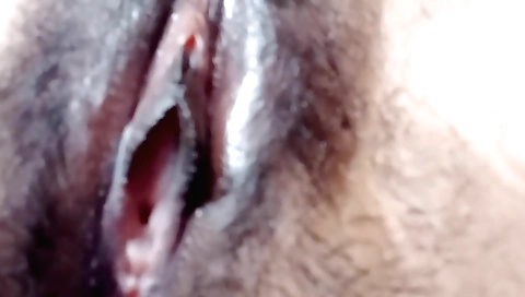 Busty desi babe takes her head on her bed for solo vid