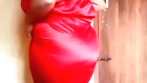 Chubby girl with big tits masturbating in amateur video