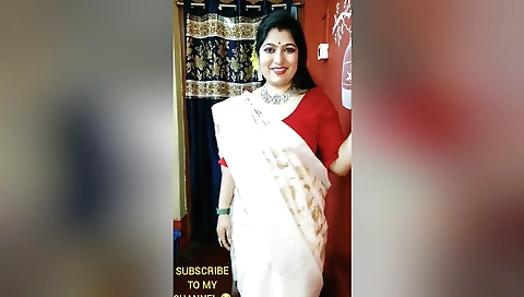 Indian brunette solo fucking video with a big ass and tits