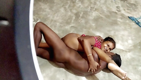 Indian hottie with a huge ass fucks and fucks a boyfriend