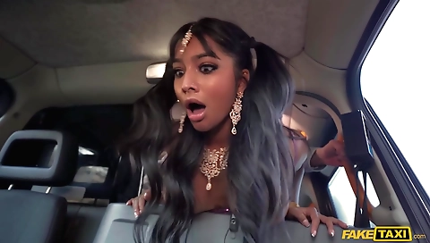 Indian woman with tattooed pussy is getting fucked