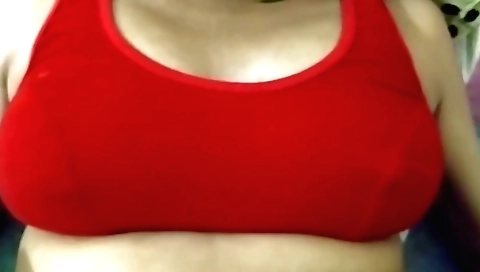 Girl enjoying her pussy in a hot amateur porn scene