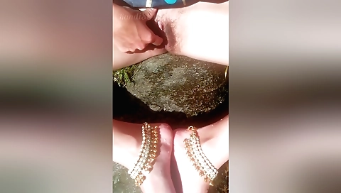 Sexy desi bhabhi milf masturbating in front of the web cam