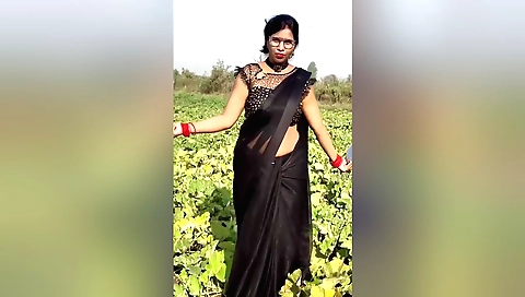 Indian girlfriend 18+ naked with her husband outside in outdoor