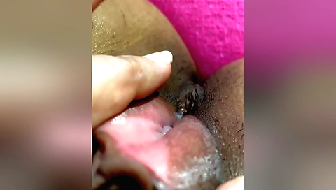 Indian bhabi gets her tight pussy puffed up and hard