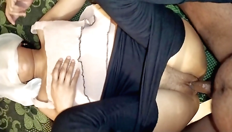 Indian girl wants to show her hot and sexy body online