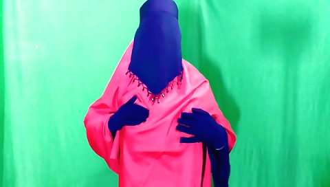 Indian bhabhi fucks herself with her stepbrother in the morning