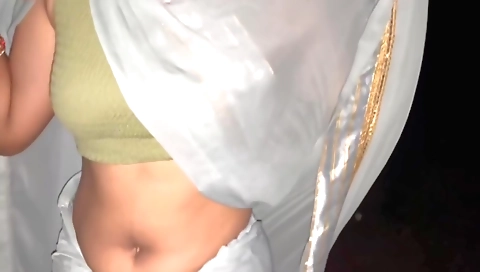 Indian Village Hot School Desi Girl Fucked In The Forest Viral Mms 18+