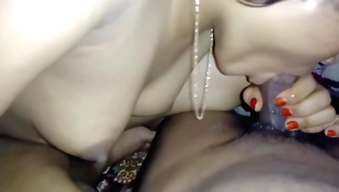 Indian girl loves a nice hands job with her partner