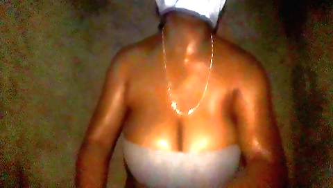 Sexy indian amateur video showing a sexy girl with big boobs