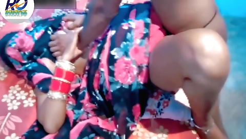 Indian bhabhi in red saree gets fucked on a 3d video