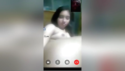 Indian solo cam video shows me showing off my boobs