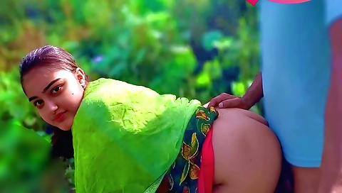 Horny teen fucked outdoors by her guy in a hot video