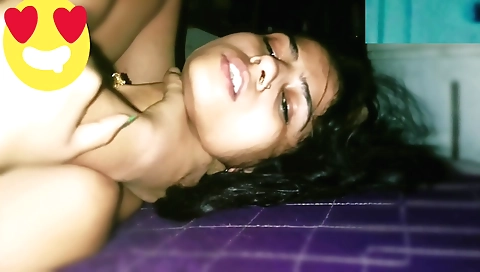 Indian amateur brunette gets fucked in a webcam video